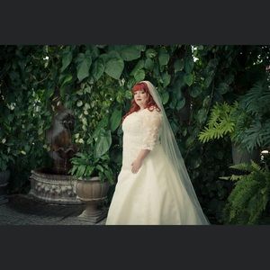 Size 24 wedding dress and cathedral length veil